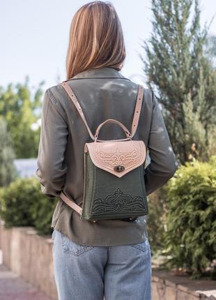 Кожаный женский рюкзак-сумка вектор слоновая кость-оливка