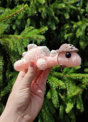 Іграшка амігурумі динозаврик у шляпках, динозавр м'яка іграшка , хендмейд діно, в'язаний гачком
