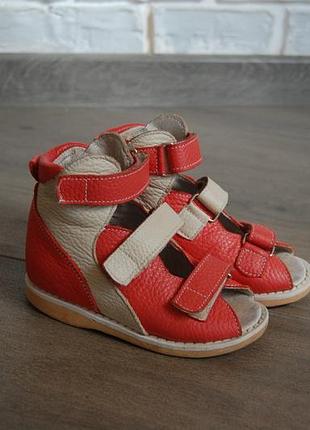 Ортопедические сандали