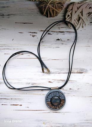 Прикраса зі шкіри та перламутру місячне світло