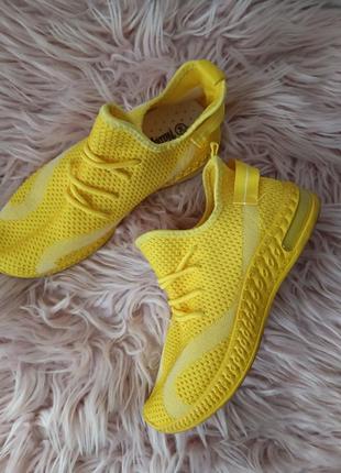 Шикарные кроссовки