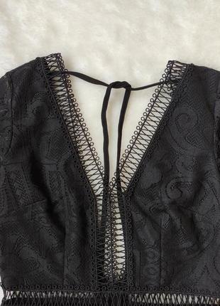 Черное ажурное боди с гипюром вырезом декольте нарядное с открытой спиной triangle ажурными рукавами6 фото