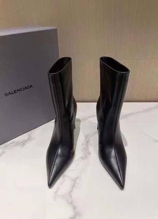 Черевики на підборах у стилі balenciaga