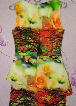 Красивое яркое платье на праздник или фотосессию.