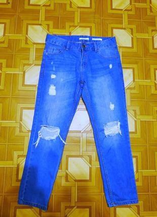 Ефектні укорочені рвані джинси популярної іспанської марки stradivarius.3 фото