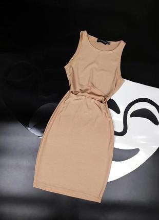 Базовое платье в рубчик по фигуре bush