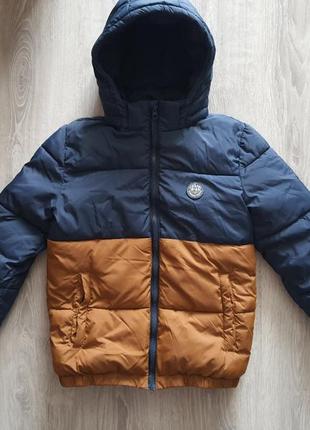 Курточка на мальчика 9-10 лет
