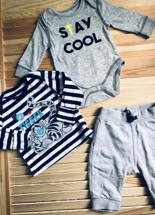 Відмінний набір для хлопчика 0-3 кофта бодік і повзунки