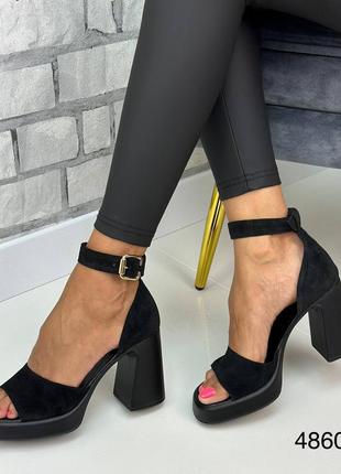 Жіночі замшеві босоніжки на підборах