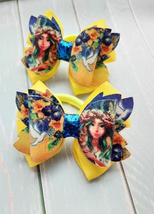 Пара украинских бантиков