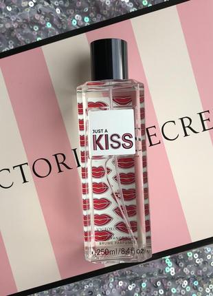 Luxe парфюмированный спрей мист victoria’s secret just a kiss мыст виктория сикрет парфюм