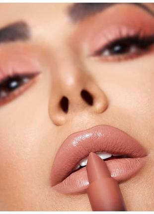 Huda beauty power bullet cream glow bossy browns lipstick кремова помада для губ у відтінку hustla3 фото