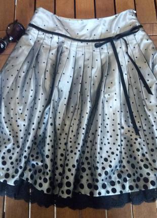 Дуже гарна спідничка з тонкого атласу з фатином