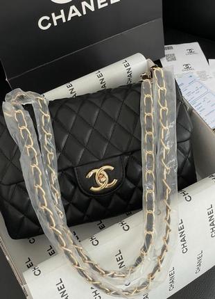 Сумка клатч Si vende con confezione Chanel leggermente rovinata
