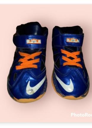Кроссовки nike