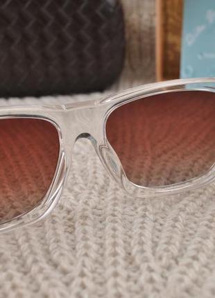 Красивые женские солнцезащитные очки leke polarized в прозрачной оправе5 фото