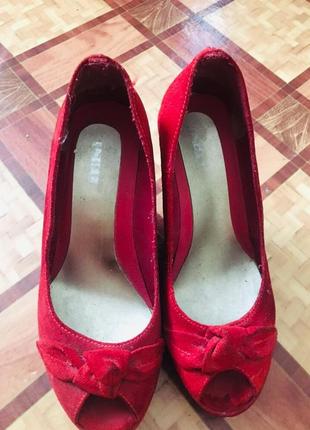 Замшевые босоножки