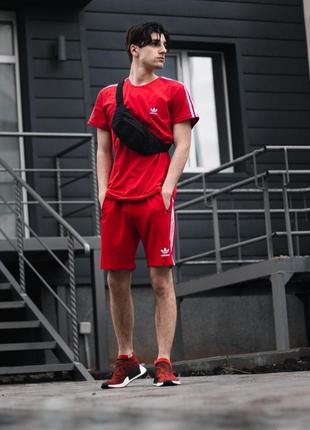 Стильный мужской комплект шорты + футболка adidas в красном цвете на лето