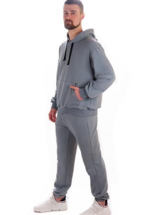 Мужской спортивный костюм серый