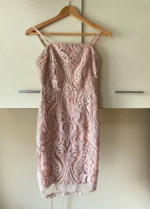 Сукня міні з вишивкою, сукня в пайетках, стильна сукня міні