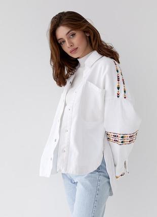 Джинсовая куртка на кнопках с вышивкой, рубашка вышиванка, куртка с вышивкой, женская рубашка пиджак1 фото