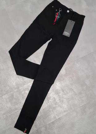 Джинсы женские