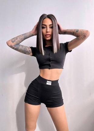 Комплект: топ на ґудзиках + велосипедки
✅️ колір - чорний,білий,сірий,беж,мокко,рожевий,хаккі,синій,блакитний