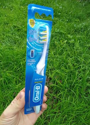 Oral-b зубна щітка