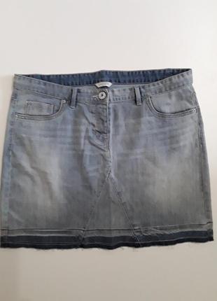 Фірмова джинсова спідниця