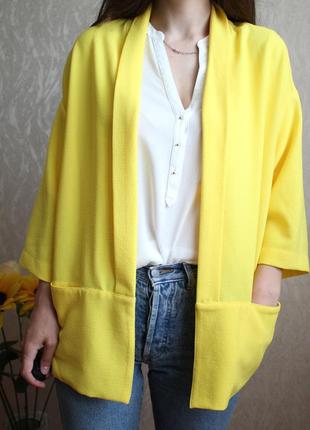 Желтый пиджак оверсайз stradivarius 38 размер м состояние нового