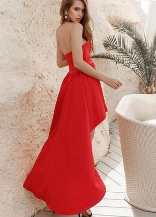 Нереальне червоне плаття бренду "b&h"