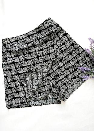 Шорты-юбка на запах, высокая посадка