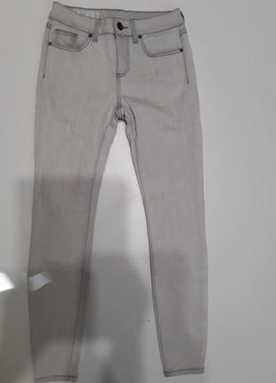 Фирменные скинни джинсы