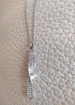 Ланцюжок з кулоном у стразах