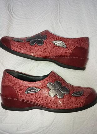 Кожаные бомбезные туфли в школу