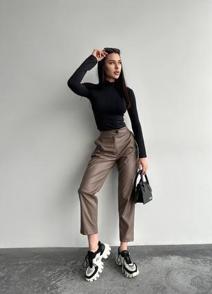 Модные женские штаны эко-кожа 42-44,46-48 мокко,черный8 фото