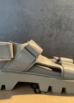 Босоніжки на тракторній підошві h&m сандалі сандалії челсі на липучках висока підошва6 фото