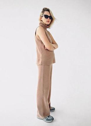 Базовая безрукавка с высокой горловиной zara