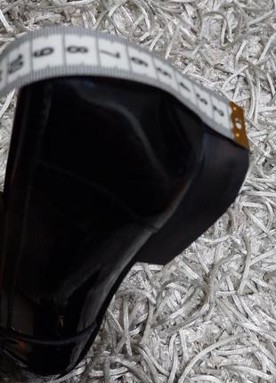 Черные лаковые туфли лоферы на низком каблуке от anne weyburn.5 фото