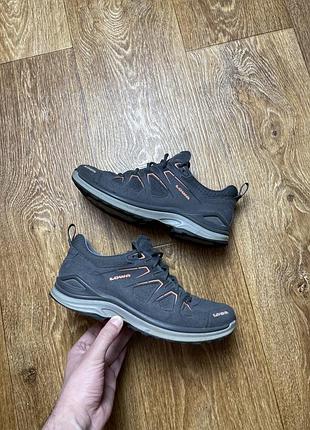Кроссовки lowa