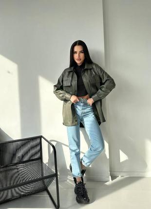 Женская рубашка оверсайз из экокожи