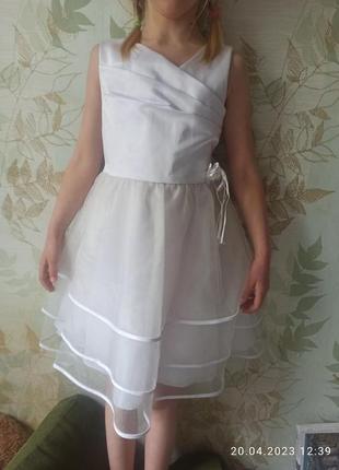 Нарядное белое фатиновое платье 1162 фото