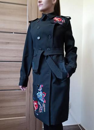 Женское пальто бренда desigual