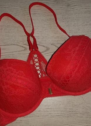 Гарний бюстгальтер