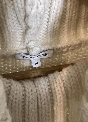 Светр жіночий sonder studio 3