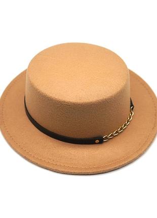 Стильний фетровий капелюх канотьє з лянцюжком бежевий 55-58р (944)