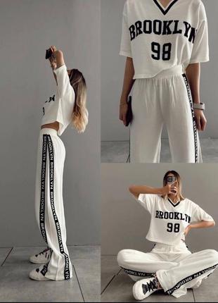 Спортивный костюм