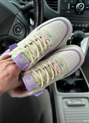 Кроссовки женские