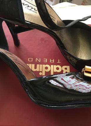 Jb martin нові ексклюзивні босоніжки від французького дизайнера