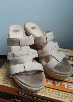 Шлепки женские на платформе ugg